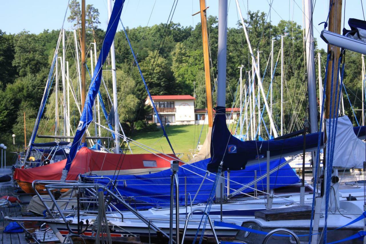 Yacht Club Barrandov Hotel Kožlí u Orlíka Buitenkant foto